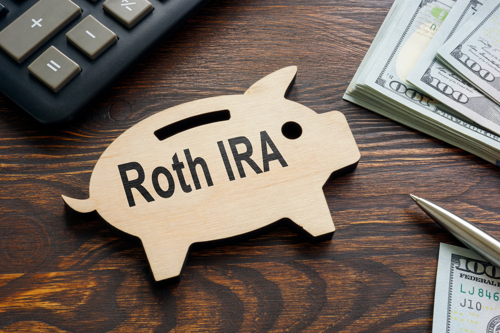 Read more about the article Indexed Universal Life (IUL) Vs. Roth IRA: What’s The Best Strategy?
